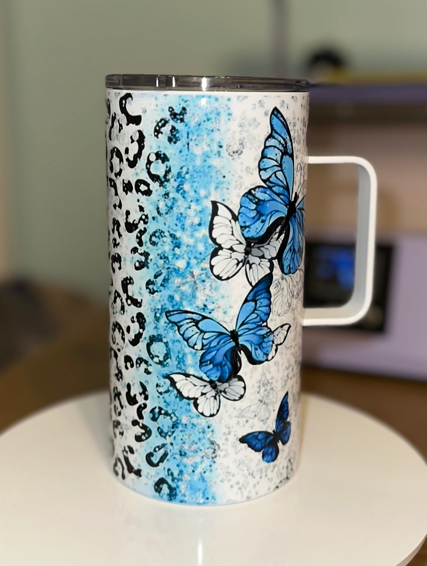 Butterfly tumbler with Handle