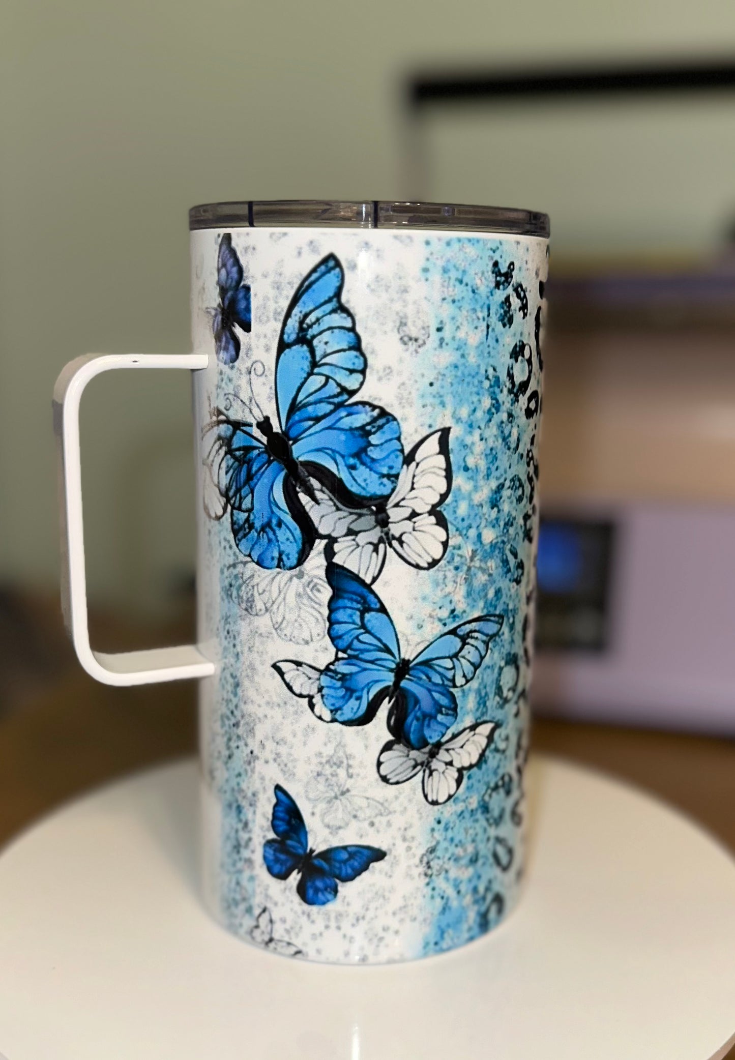 Butterfly tumbler with Handle